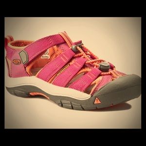 Keen sz 6 ladies pink